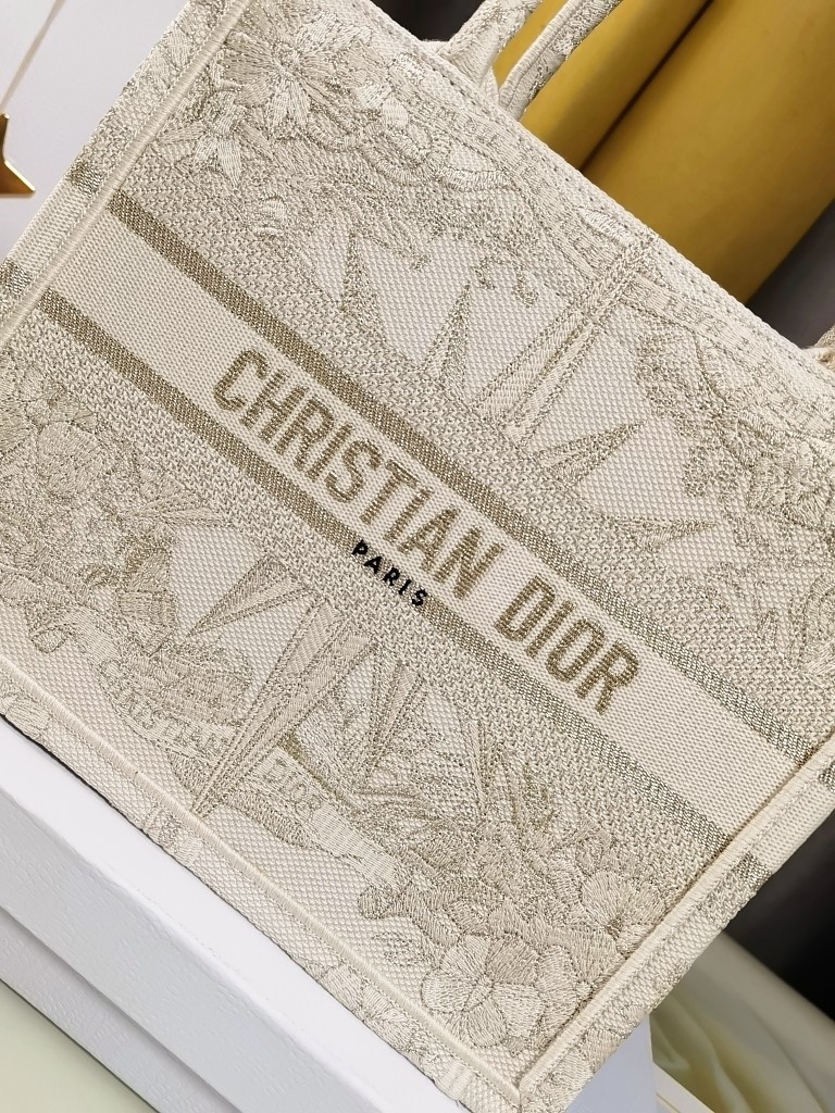 Christian Dior Shopping Bags